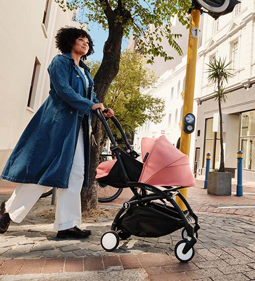 Paseo divertido y cómodo con cochecito Stokke Yoyo 3